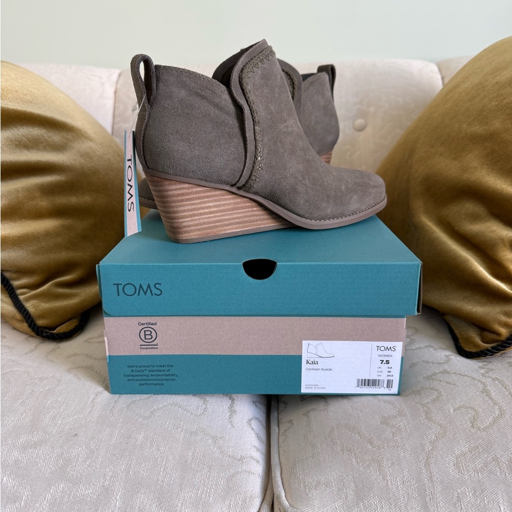 TOMS Women's Taupe Suede Ankle Booties